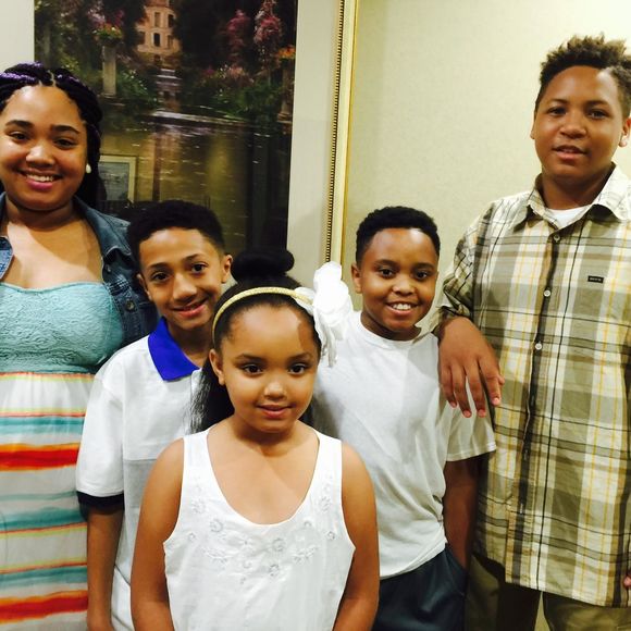 Meet your Posher, Deecee - Picture 1 of 1